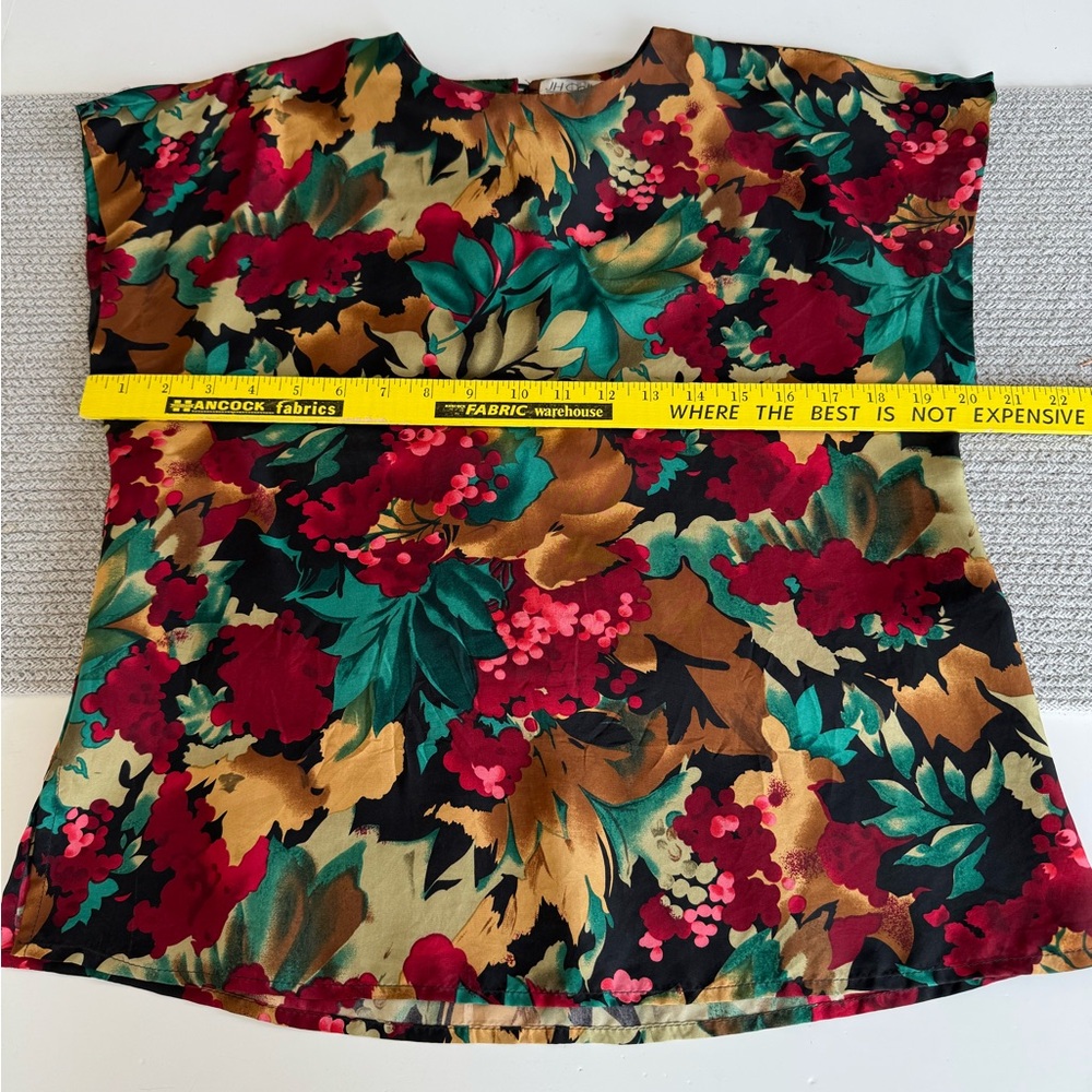 Vintage JH Collectibles Petite Colorful Silk Short Sleeve Shell Blouse Top Sz 8 - Picture 5 of 9